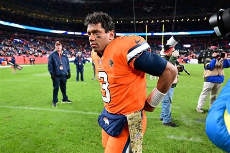 Broncos QB Russell Wilson shows glimpses of deadly red zone ability, but Denver needs better overall vs. Bears